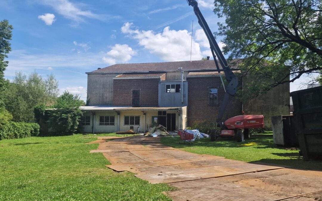 Démolition d’une école à La Louvière