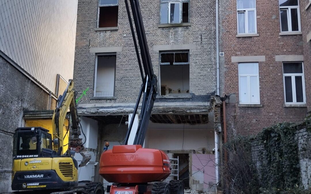 Déconstruction d’une maison mitoyenne en plein centre de Liège